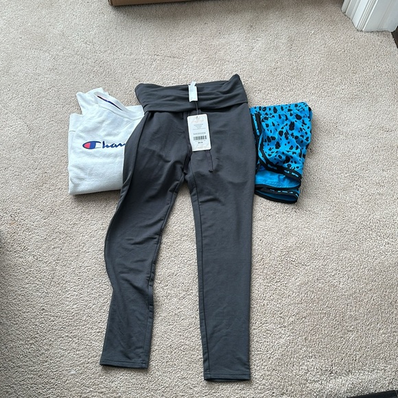 Champion & Fabletics Bundle - Picture 4 of 4